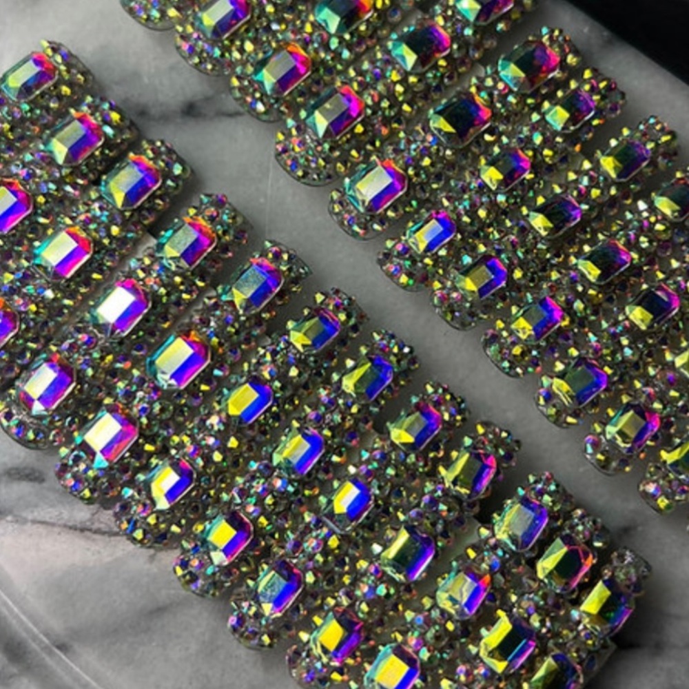 Bling, bing, who is there? Starlette. These nails say it all! From LOVE to GALA